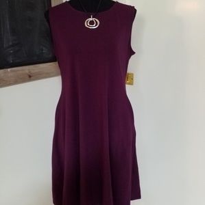 Sleeveless ladies dress